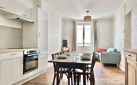 Appartement Pinede - 2 Chambres - Centre Ville