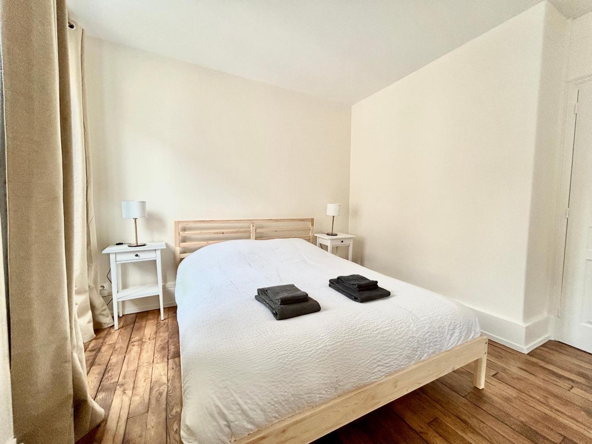 Appartement Pinede - 2 Chambres - Centre Ville Orléans Extérieur photo
